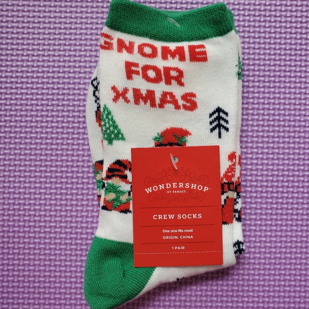 5️⃣ for $1️⃣5️⃣ Christmas socks